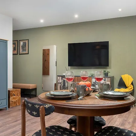 Apartment Functional & Modern Studio In The City Center Lodz Piotrkowska 37 By Heyrent *